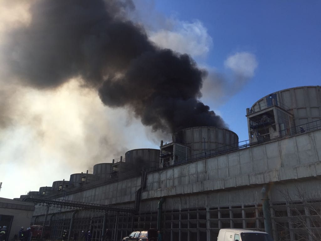 Incendiu la Azomureș. Nu există niciun pericol!