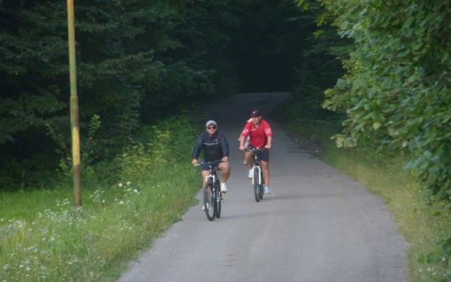 Piste pentru bicicliști în cartierul Cornișa