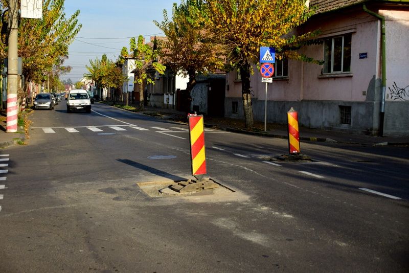 Cât mai ține vremea bună. Lucrări de reparații în Tîrgu Mureș