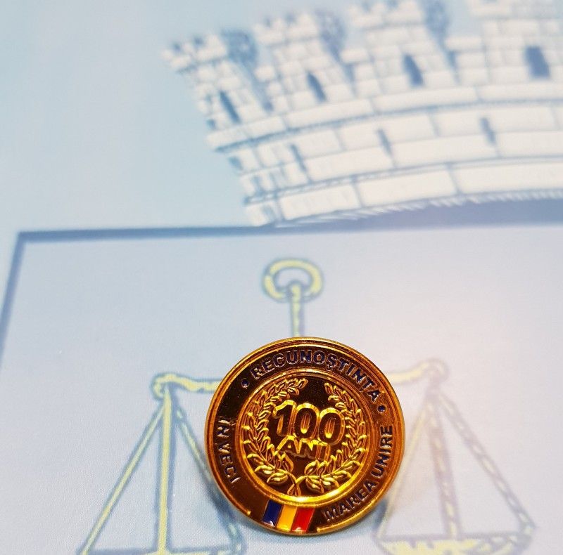 TÎRGU MUREȘ: Insigna aniversară ”În veci. Recunoștință. Marea Unire”