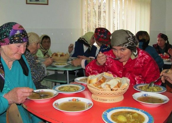 ALOCAȚIE DE HRANĂ PENTRU PENSIONARI: 17 lei, de două ori pe săptămână