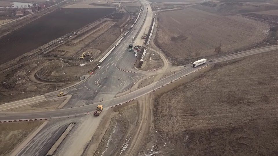 VIDEO/AUTOSTRADA: Nodul Iernut nu este gata, iar podul pe DN14A nu este început