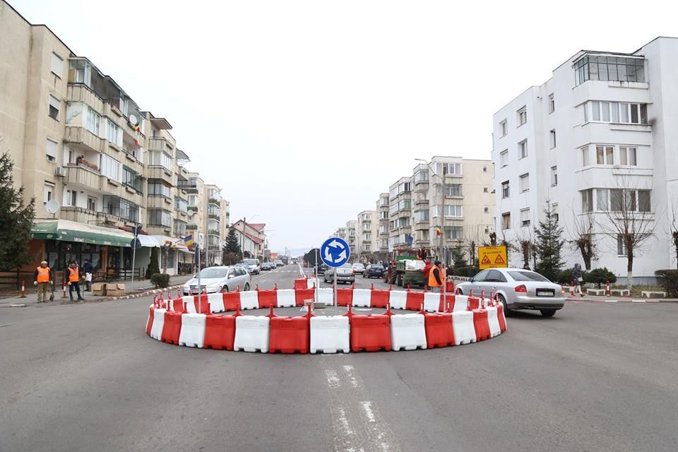 REGHIN: Giratoriu pe Bulevardul "Unirii"