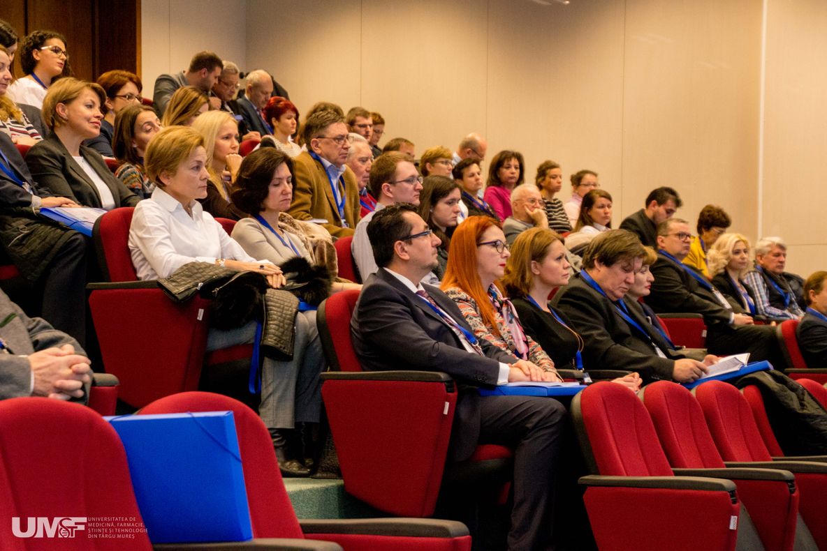 La Tîrgu Mureș se pregătesc 320 de studenți doctoranzi