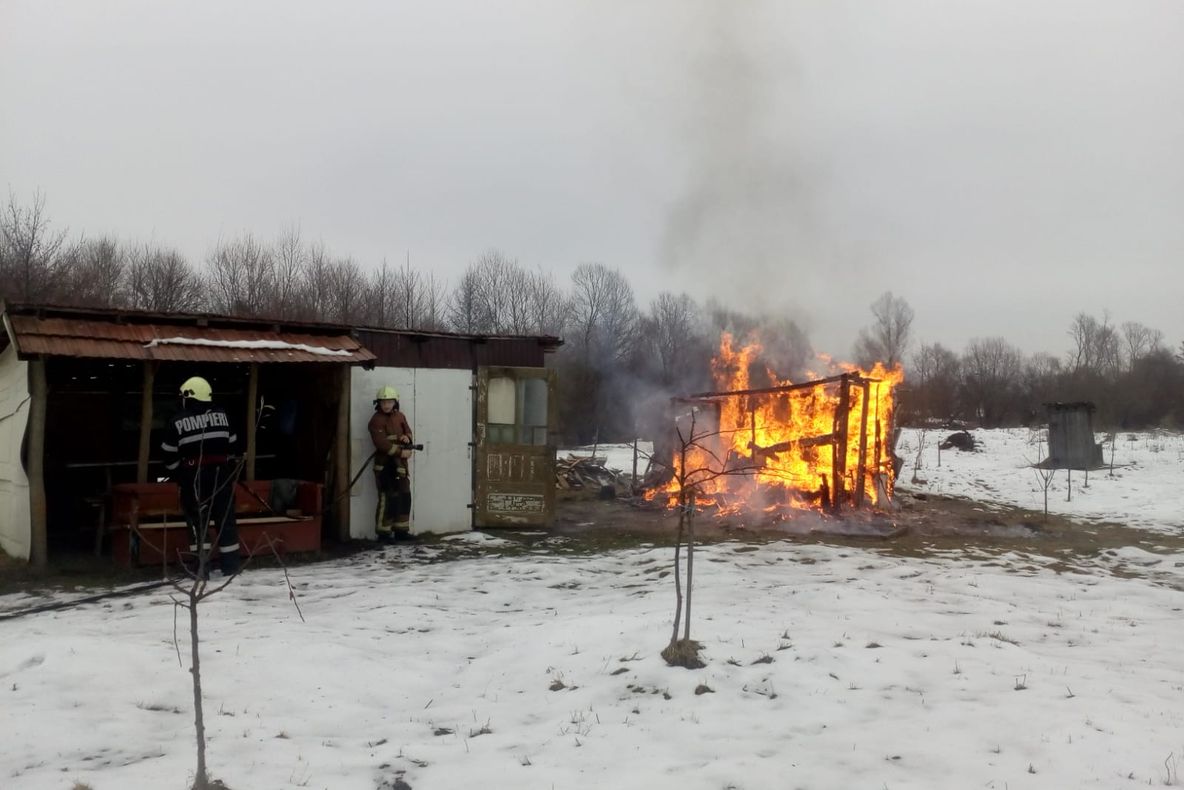 Incendiu la o cabană din Solovăstru