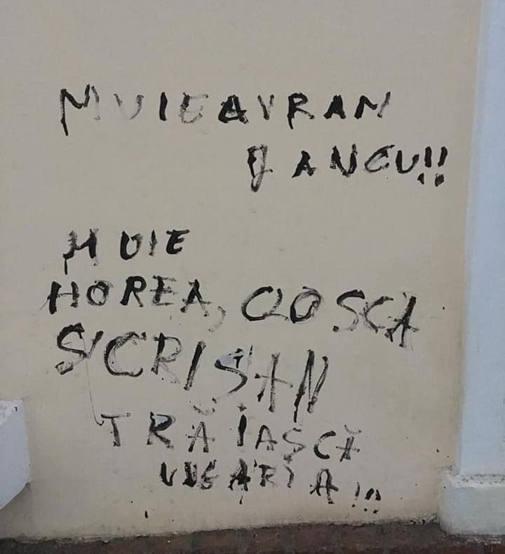 TÎRGU MUREȘ: Inscripție profanatoare pe casa memorială "Avram Iancu"