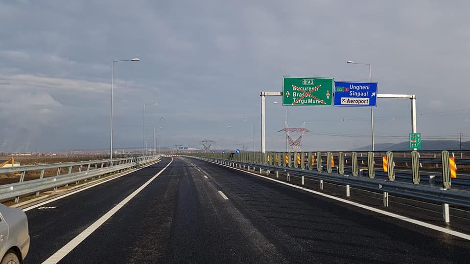 VIDEO: La "Autostrada cu barieră", zeci de mașini așteaptă peste 15 minute!