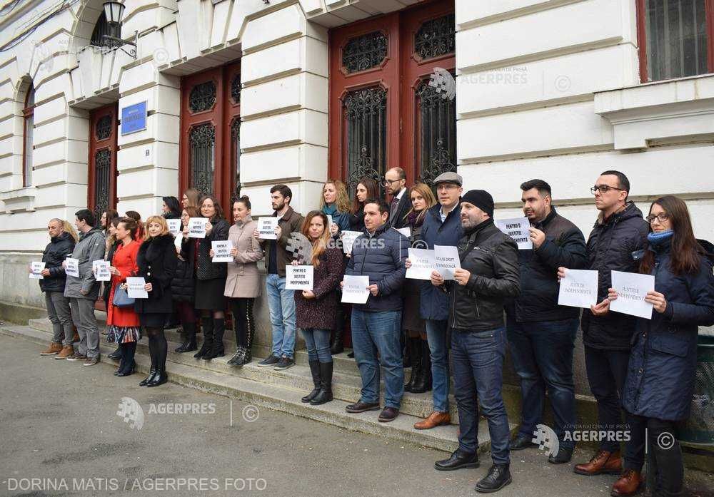 Magistrații mureșeni, în a doua zi de proteste