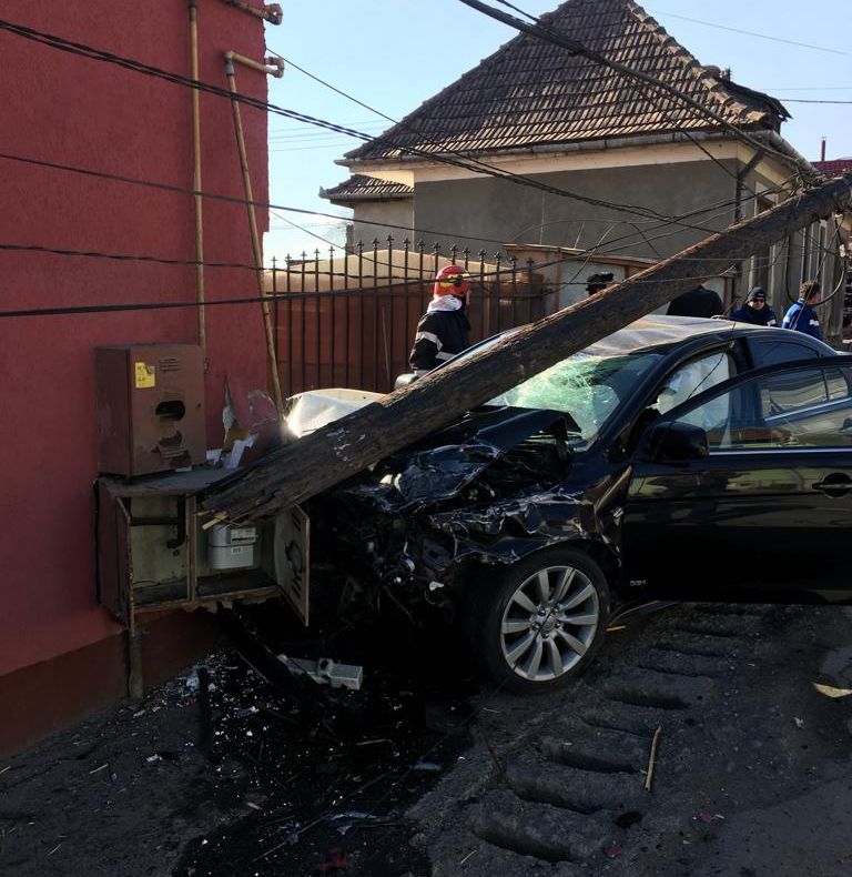 FOTO: ASTĂZI, accident în Reghin
