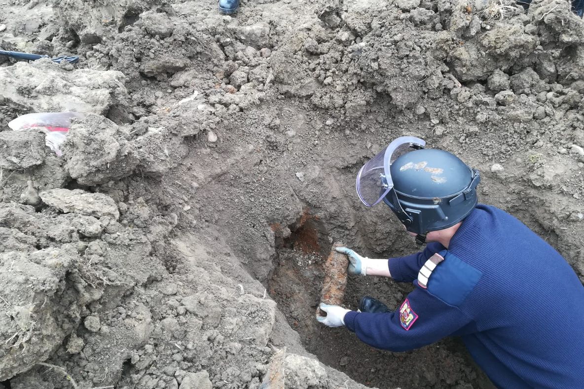 UPDATE 2/FOTO: Circulația la Eremitu a fost reluată. 9 proiectile găsite