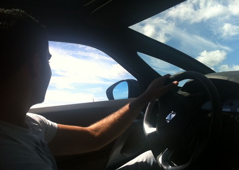 Polițiștii din Târnăveni au prins la volan un tânăr de 15 ani