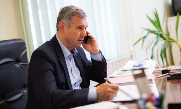 Péter Ferenc: "Cu cât mai târziu va fi aprobat bugetul, cu atât mai târziu vor fi pornite licitațiile"