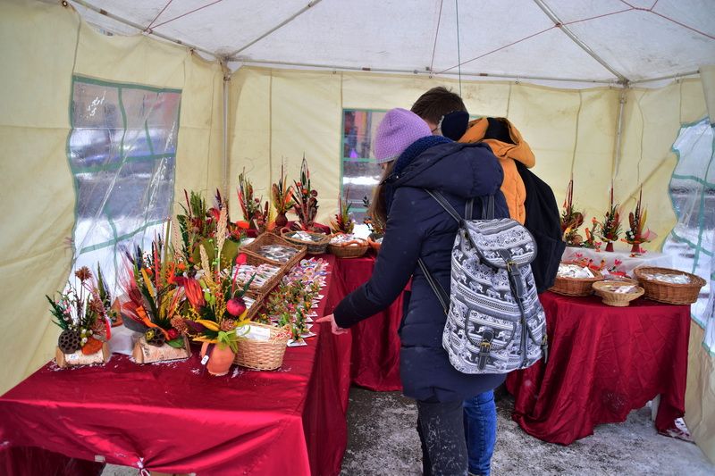 Târgul de Mărțișoare, deschis în Piața Trandafirilor