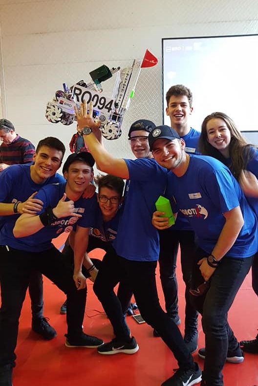 Colegiul "Unirea" din Târgu Mureș, în finala Campionatului Național de Robotică!