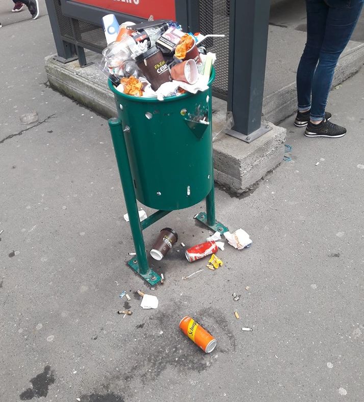 Gunoaiele pe străzi, Salubriserv în grevă, întrebările curg