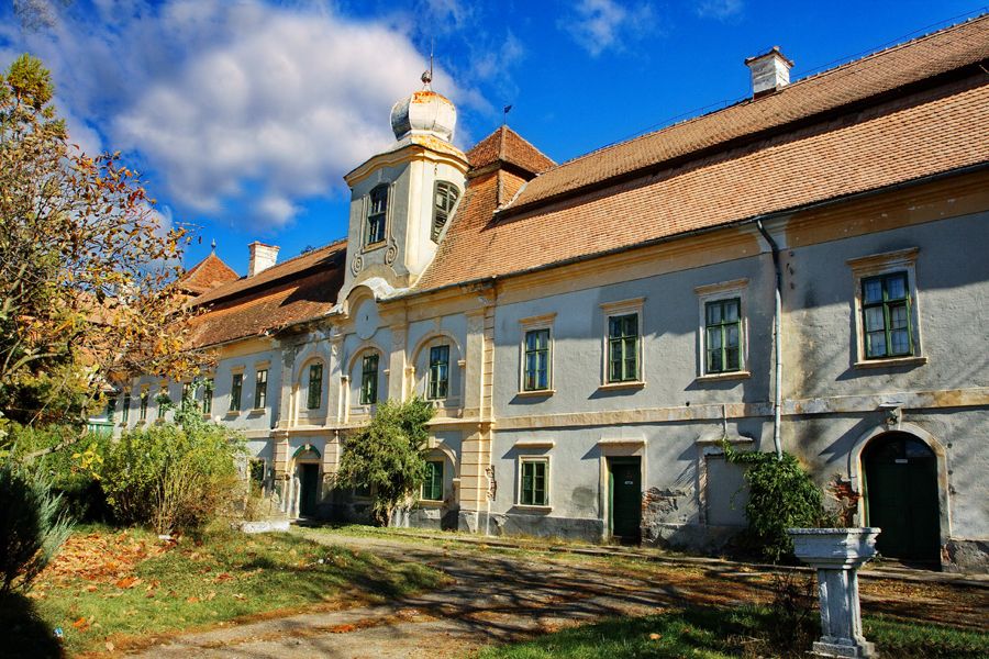 Castelul din Gurghiu prinde viață cu bani europeni