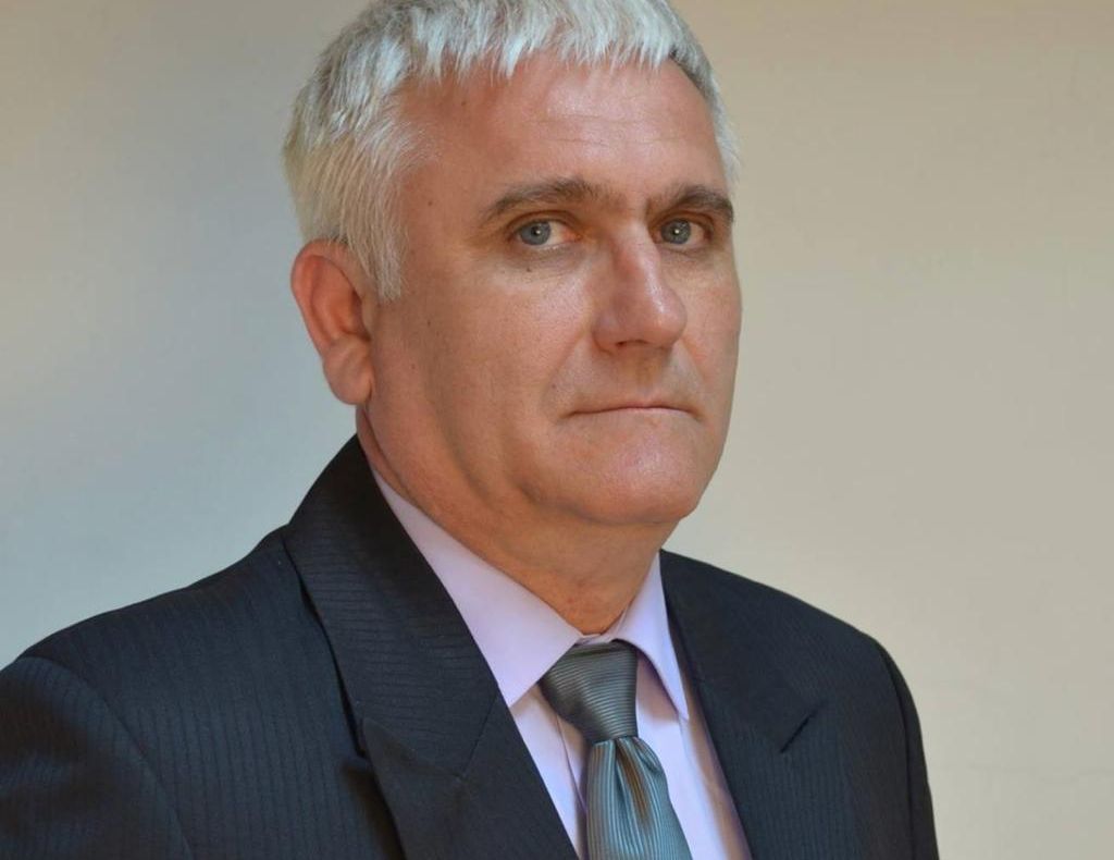 TUPEU DE PRIMAR: Edilul din Sântana, vătaf peste tot ce cântă-n sat