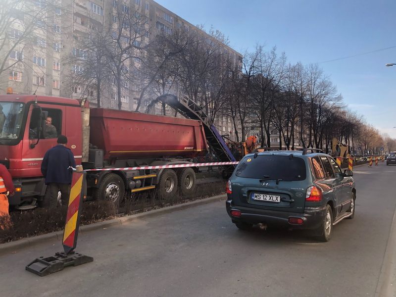TÂRGU MUREȘ: Se lucrează la străzi, trotuare și marcaje rutiere