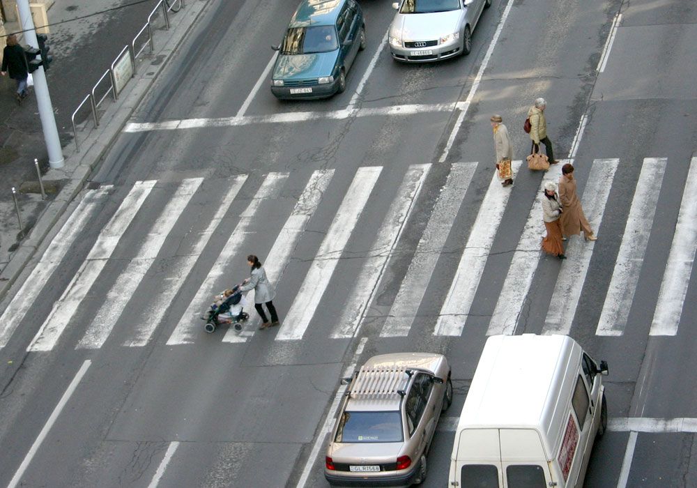 33 de permise reținute în Mureș, pentru neacordare de prioritate pietonilor