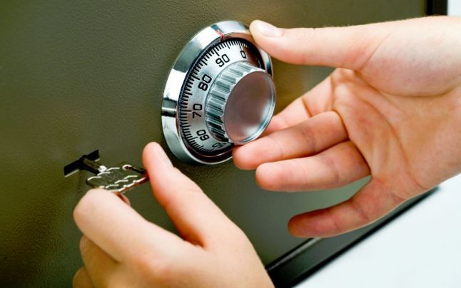 2 ani și patru luni de închisoare, pentru mită de 50 de lei