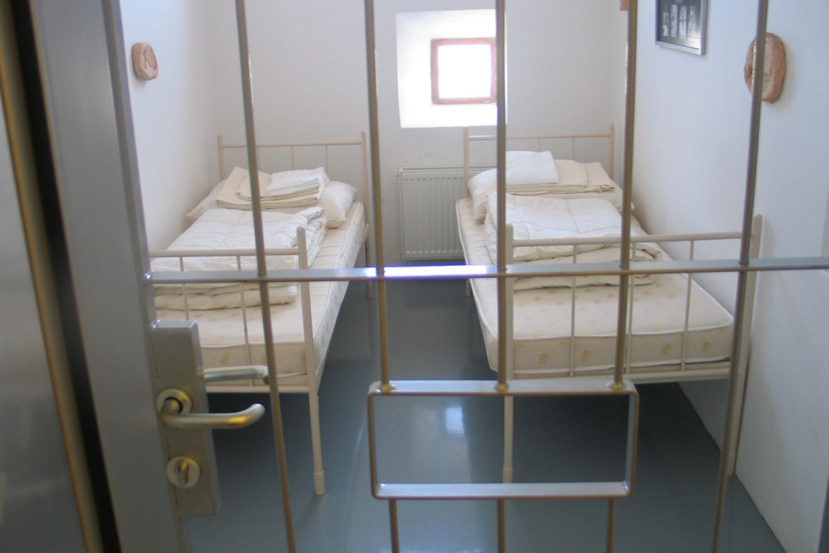 Tânăr din Ideciu, încarcerat! 1 an și 10 luni pentru conducere fără permis