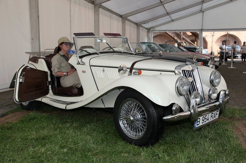 Parada Vehiculelor Istorice, în Cetatea Medievală din Târgu Mureș