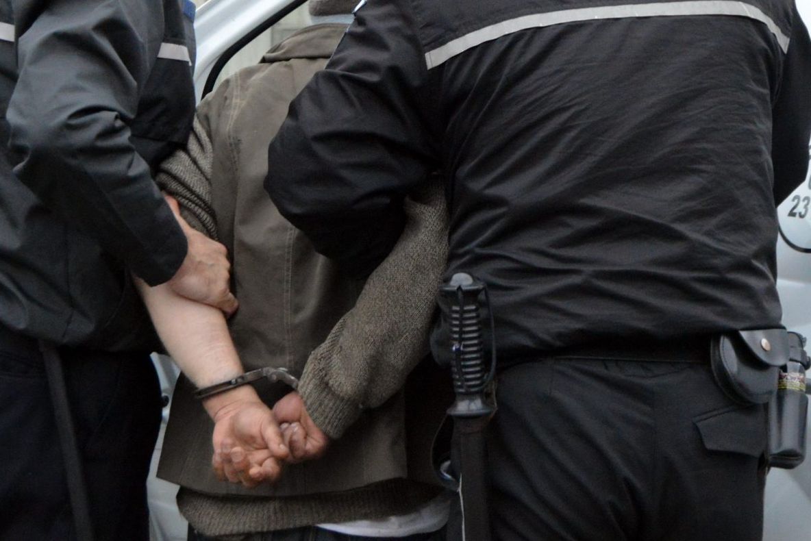 Alergat de vânzătoare, după ce a furat dintr-un magazin din Târgu Mureș. L-a prins Poliția