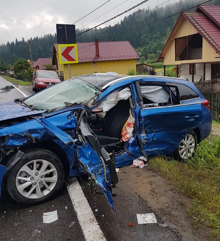 FOTO: Accident grav la Stânceni. Victimele, din județul Suceava