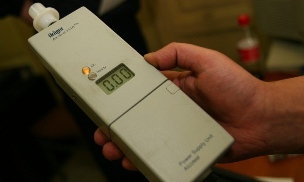 0,78 mg/l alcool pur în aerul expirat, descoperit la un control de rutină