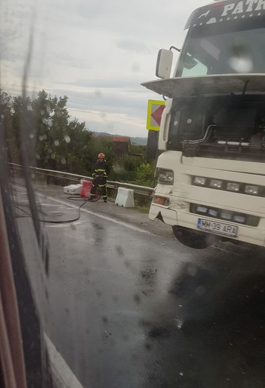 Un camion a blocat drumul european E60, pe relația Sighișoara - Târgu Mureș