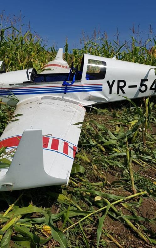 Un avion pilotat de un american a aterizat forțat la Ceuașu