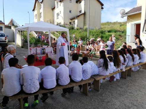 TÂRGU MUREȘ: Educație religioasă pentru copiii romi din Valea Rece