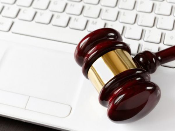 APLICAȚIE care verifică toate licitațiile publice din ultimii 5 ani