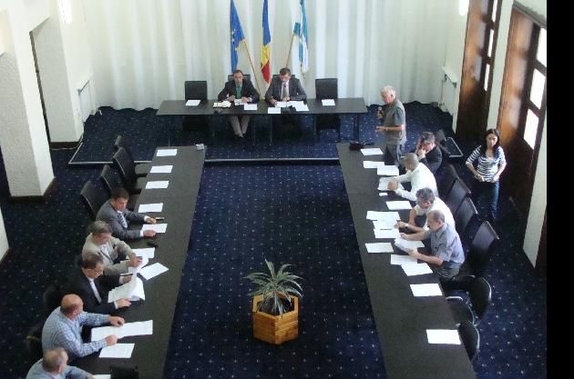 JOI: Se discută aprobarea cererii de finanțare și a cheltuielilor pentru achiziționarea de autobuze ecologice