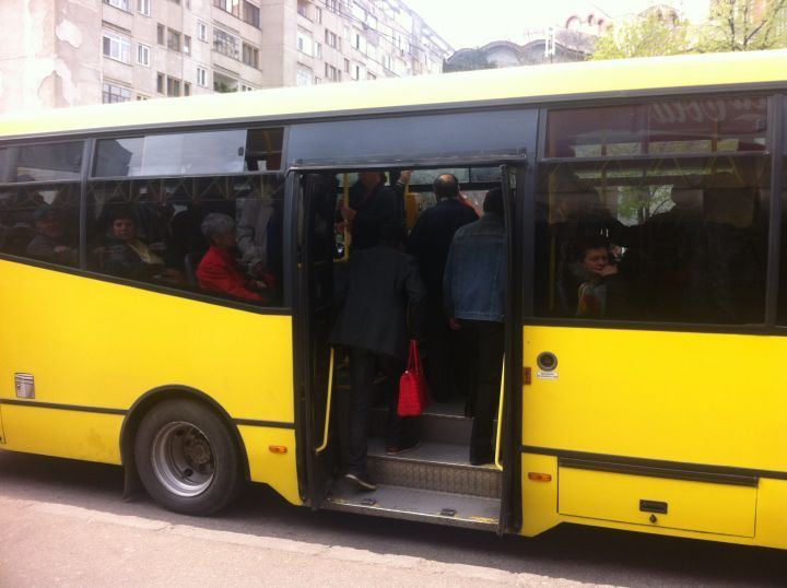TÂRGU MUREȘ: Legitimațiile de transport pentru elevi, valabile și în septembrie