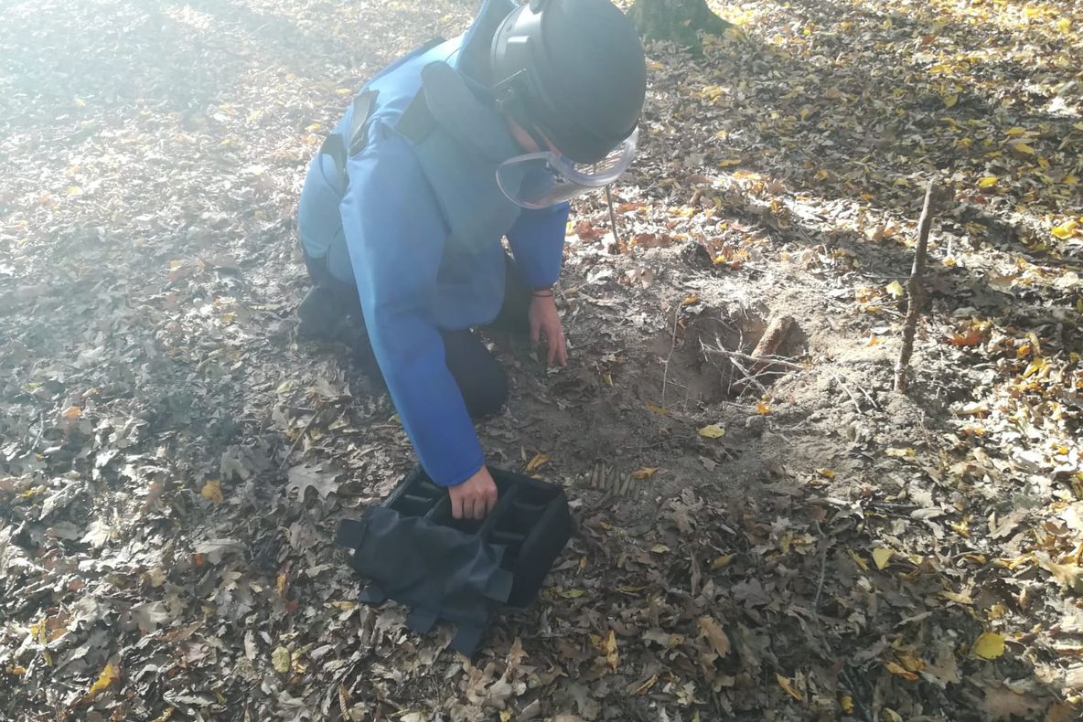 Intervenții ISU Mureș, astăzi: proiectil neexplodat, incendiu la groapa de gunoi, tomberon în flăcări