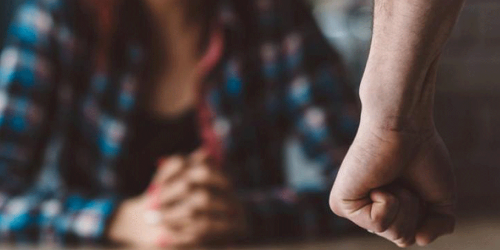 Ordin de protecție provizoriu pe numele unui bărbat din Sântana, care și-a agresat concubina