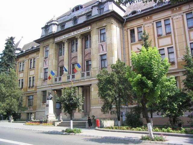 CENTENAR la unul dintre cele mai prestigioase Colegii Naționale din Târgu Mureș