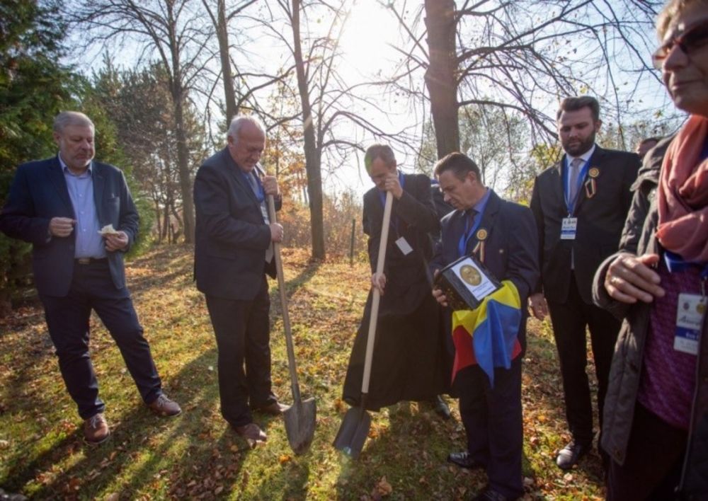 Duminică, la Rîciu, va avea loc repatrierea unei urne de pământ de la mormântul lui Ghorghe Șincai