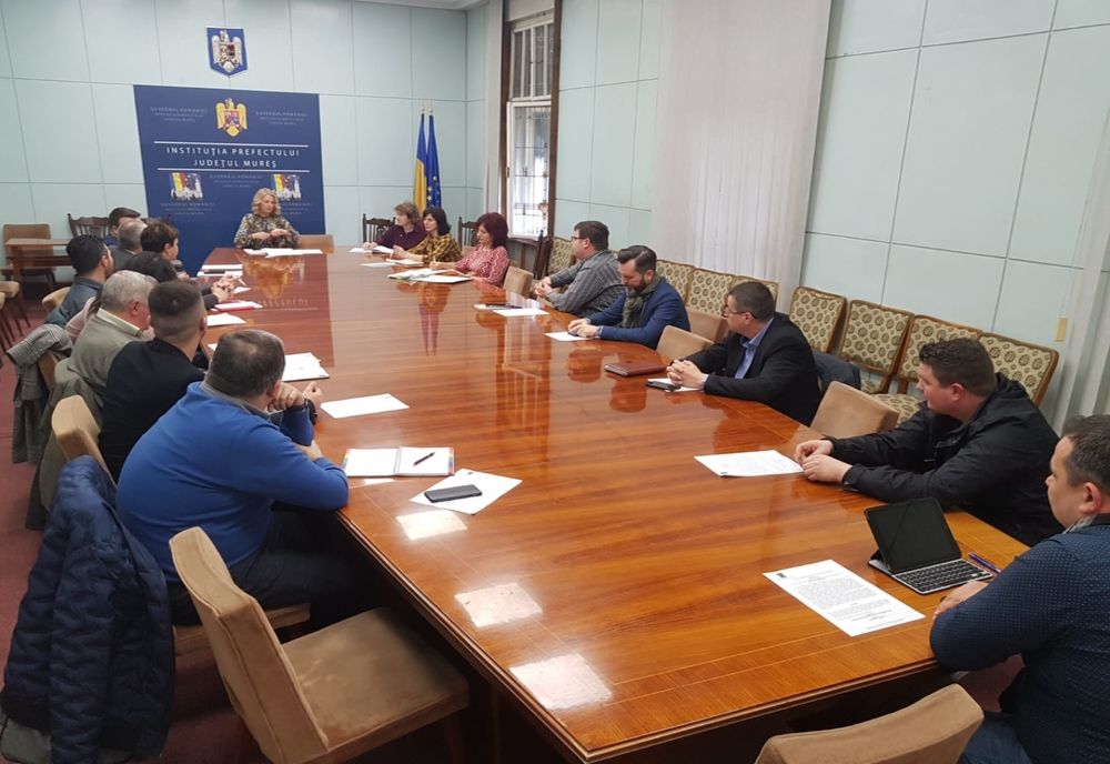 Prefectul Mara Togănel s-a întâlnit cu șefii marilor magazine alimentare