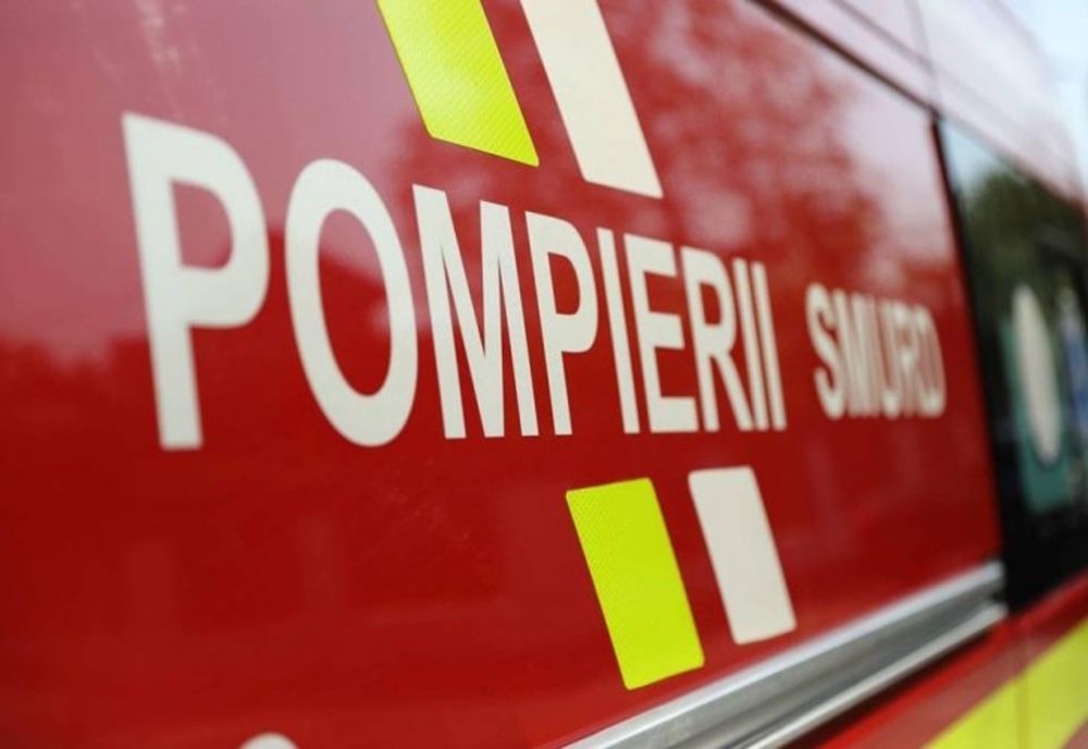 Bărbat în stare gravă, după ce s-a răsturnat cu mașina