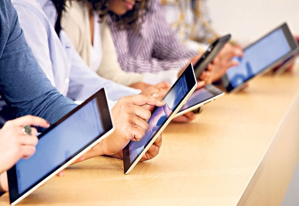 În Mureș, lipsesc 446 de tablete pentru elevii de clasele a VIII-a și a XII-a