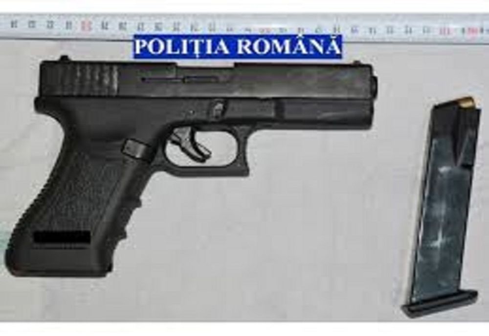 Sighișorean reținut pentru deținere ilegală de arme! Ce -au găsit polițiștii la percheziții