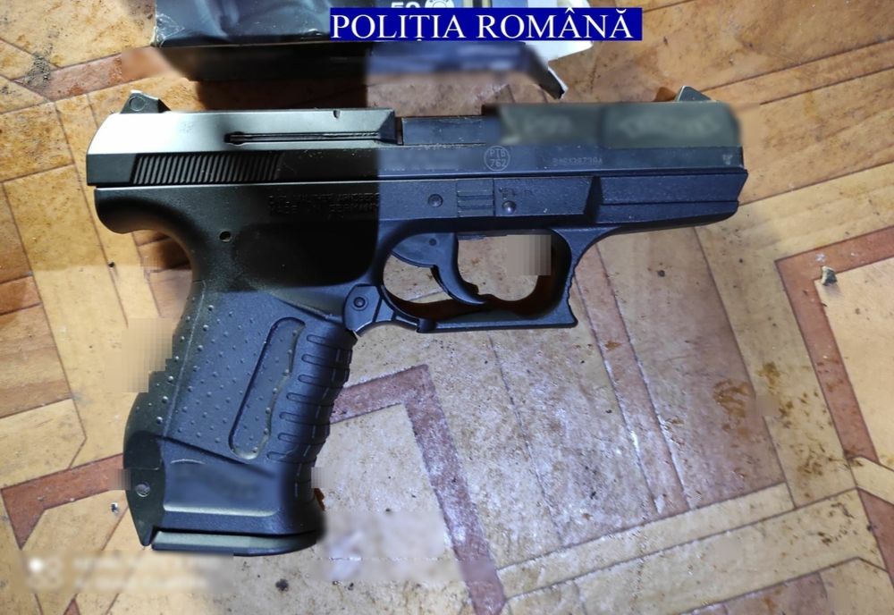 FOTO | Bărbat din Sărmașu reţinut! Ce au descoperit oamenii legii în urma unei percheziţii