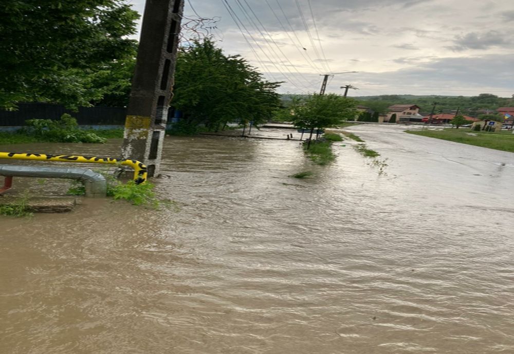 FOTO/VIDEO: Ploile torențiale au făcut ravagii în mai multe localități din județul Mureș