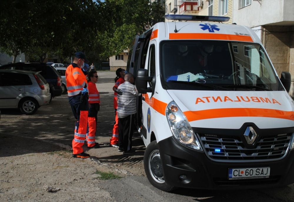 Explozie la o casă din Curteni! Un bărbat a fost rănit