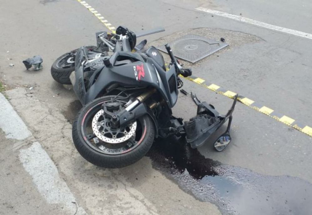 Accident în Luduş! Ambulanţă  lovită de un motociclist