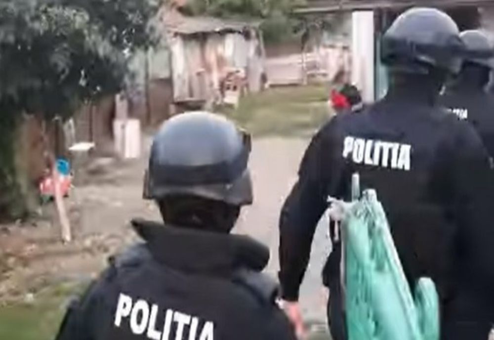 Trei harghiteni, reținuți de polițiștii din Mureș, după ce au furat material lemnos de la o firmă din Ibănești