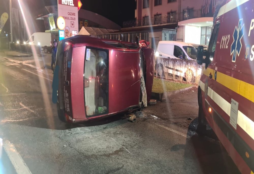 Grav accident în Corunca! Două persoane rănite după ce s-au răsturnat cu maşina (FOTO)