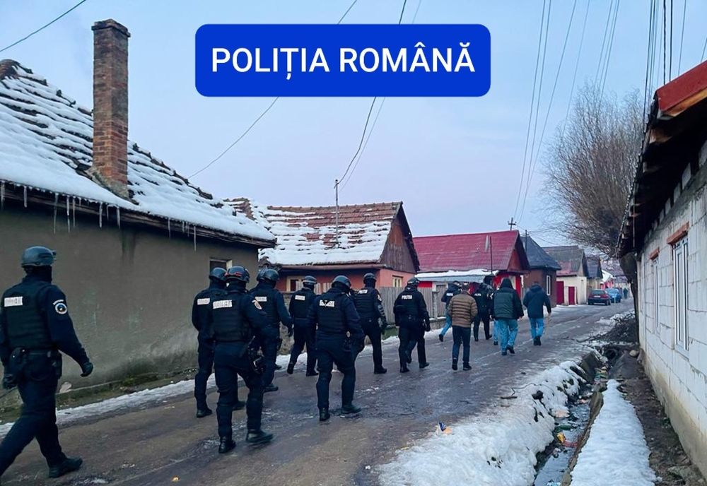 Percheziţii în Reghin şi Chirileu! Doi bărbaţi care au atacat un tânăr în gara din Reghin au fost prinşi (FOTO)